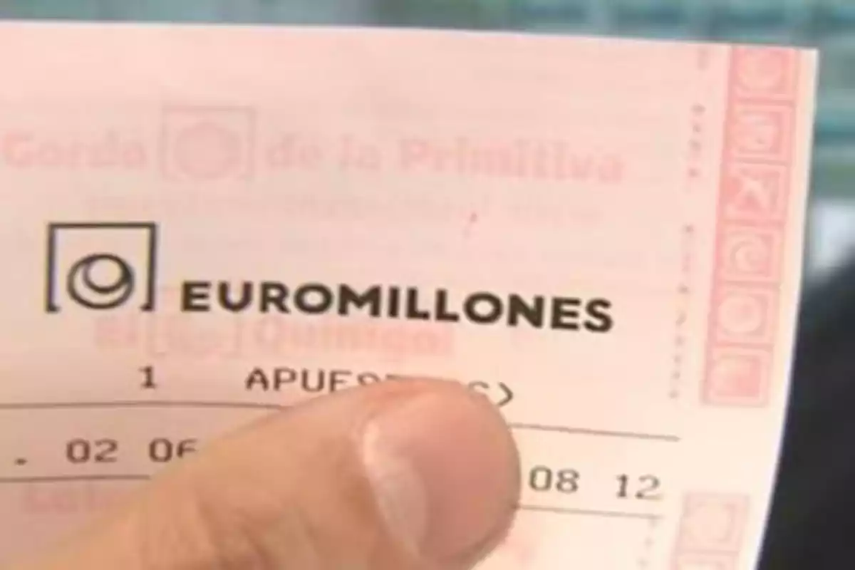 Primer plano de un boleto de Euromillones