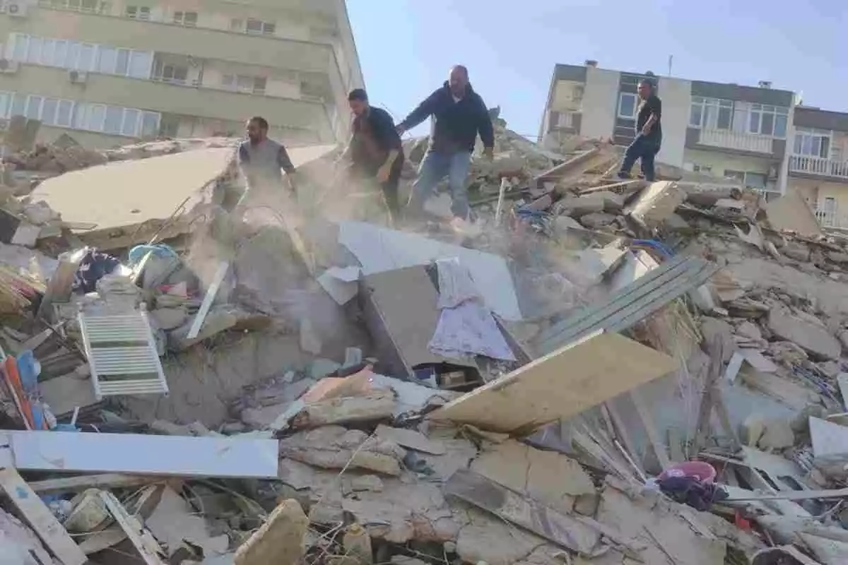 Imagen de los efectos del terremoto en Turquia el 30 de octubre de 2020