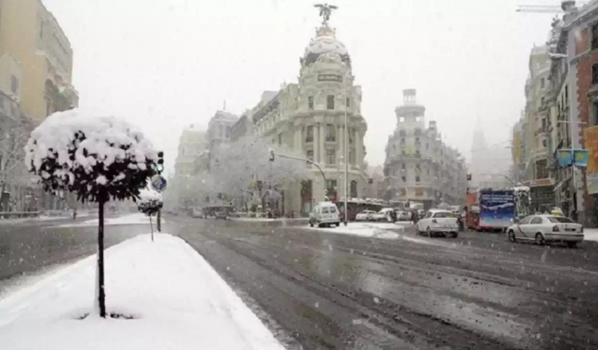 Imagen de una nevada en Madrid
