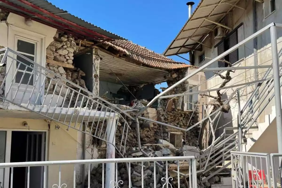 Imagen de la devastación del terremoto en Grecia