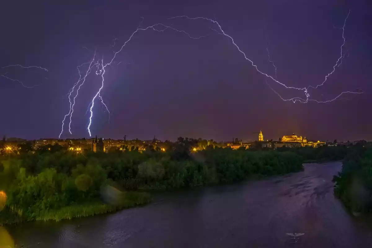 Imagen de una noche de tormenta en Córdoba